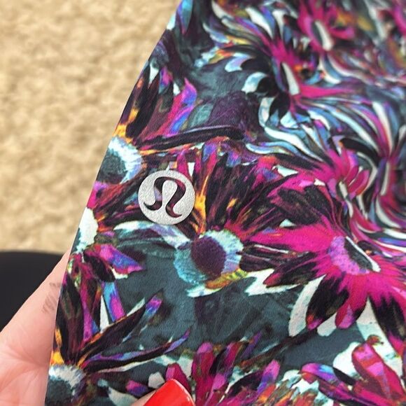 lululemon Base Pace High Rise Tight 25” Brushed in Floral Electric Multi Size 8 - Picture 4 of 4